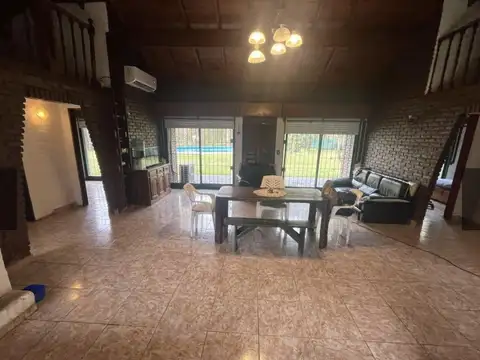 Quito 889 100