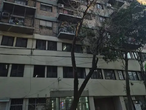 DPTO  2 AMB- FRENTE-BALCÓN-AMPLIO -BARRACAS-CABA