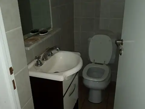 Pacheco, barrio Henry Ford. Chalet de 5 amb mas dependencia