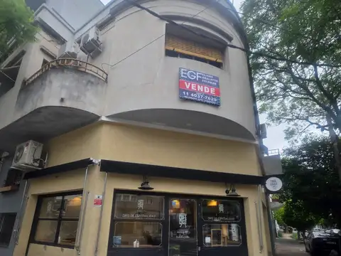 PH tipo casa, con patio y cochera en venta en Caseros