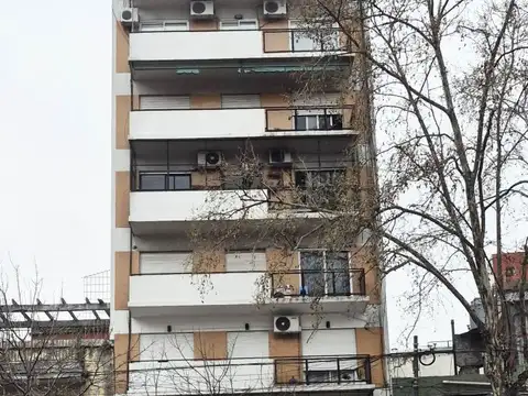 2 amb lateral muy luminoso. Av Juan b Justo 4100 Caballito.