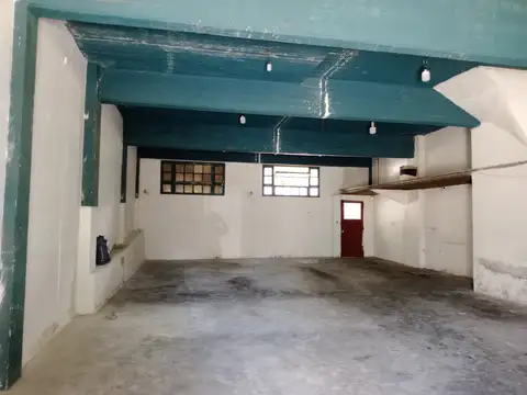 Galpon en Alquiler 15  mts Fondo