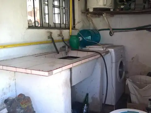 Casa 4 ambientes con 1 baño