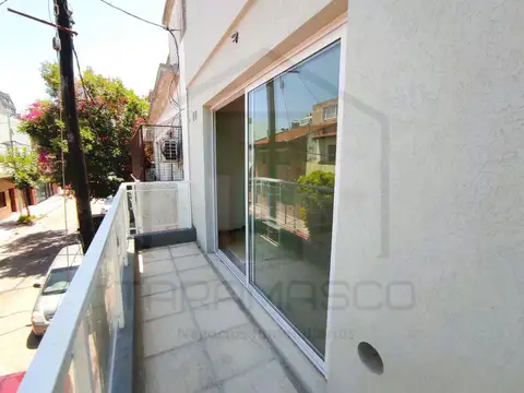 VENTA PH 2 AMB FRENTE C/TOILETTE Y TERRAZA EN VILLA DEVOTO