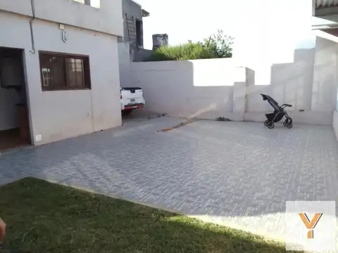 Casa 3 ambientes con 2 baños