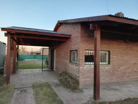 CASA EN VENTA – PUNTA CHACRA, ROLDÁN