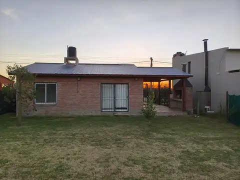 Casa 2 ambientes con 1 baño