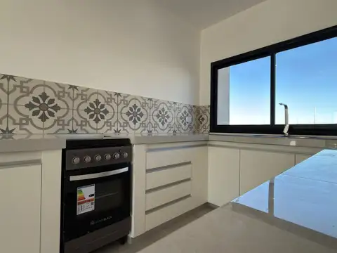 Casa 3 ambientes con 1 baño