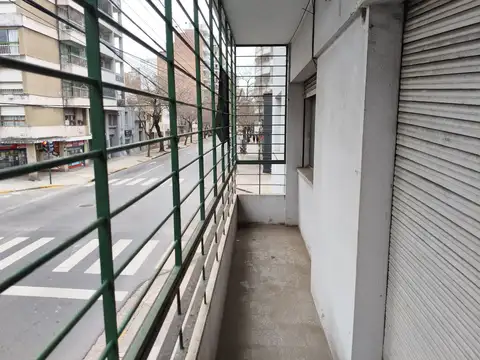 Departamento 8 ambientes con 2 baños