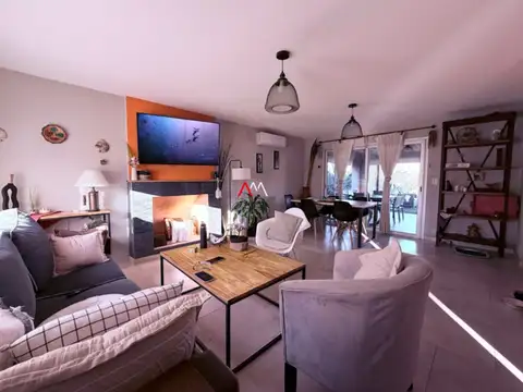 Casa en Venta en Pilar del Este - Santa Elena, USD 229.000