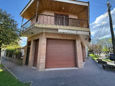 VENTA DE  CASA CON LOCAL 3 DORMITORIOS PATIO PARRILLA CERCA RUTA 25 IDEAL SUPERMERCADO VERDULERIA