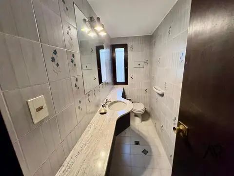 Casa 5 ambientes con 3 baños