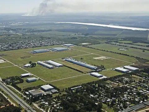 Lote en Venta en Parque Industrial Campana 35.810 m2. Financiación