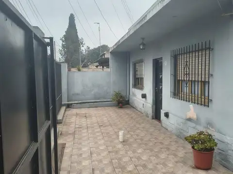 Casa 4 ambientes con 1 baño