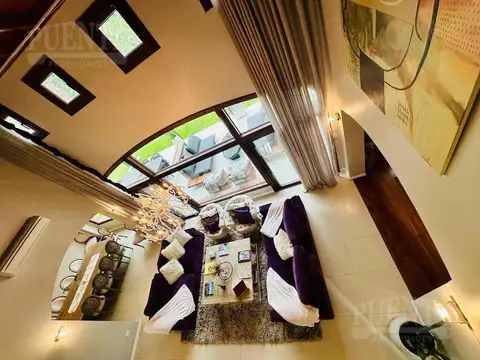 Casa 9 ambientes con 6 baños