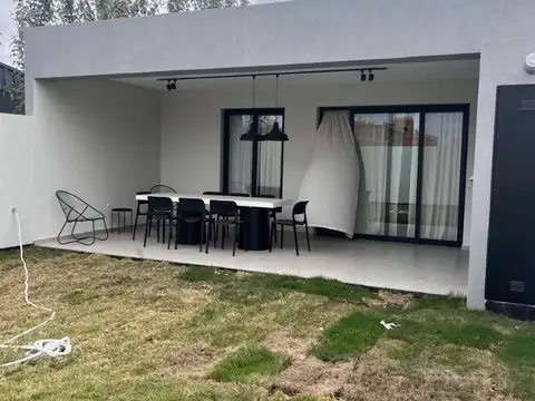 Depto Tipo Casa en Venta de 3 ambientes