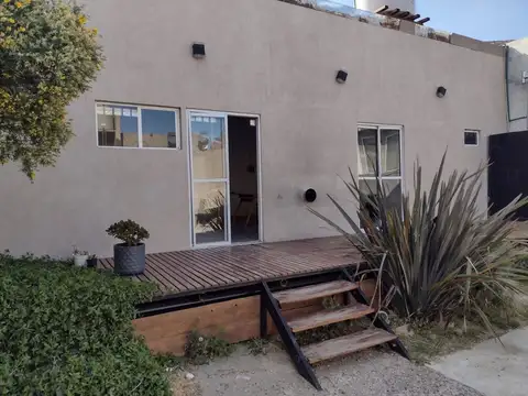 CASA DE 2 DORMITORIOS CON QUINCHO  EN KM3