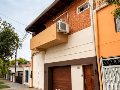 Galpón + local y departamento en PA en venta. Fray Rossi 185.