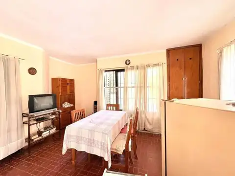 Casa 2 ambientes con 1 baño
