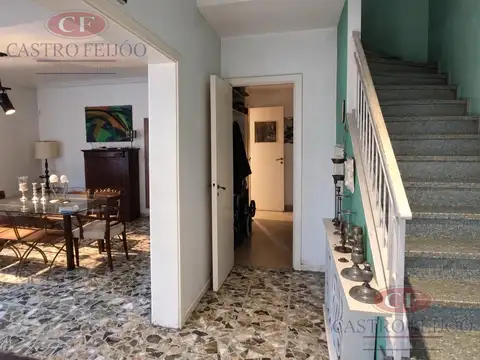 Casa 7 ambientes con 1 baño