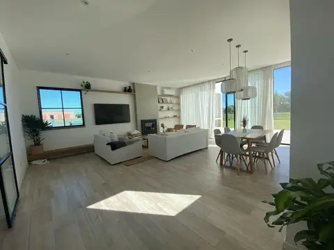 Casa en Venta en San Sebastian, USD 250.000