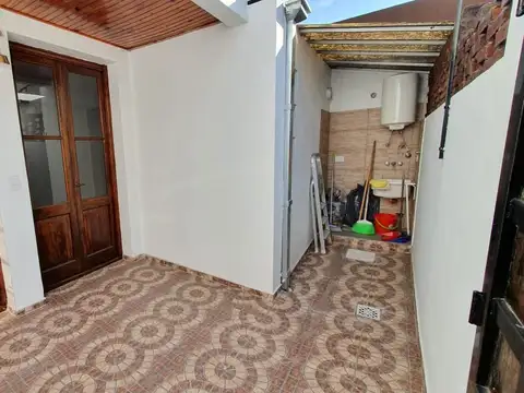 Depto Tipo Casa en Alquiler en Lanus Oeste, $ 900.000