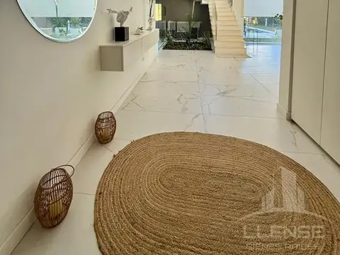 Casa 5 ambientes con 2 baños