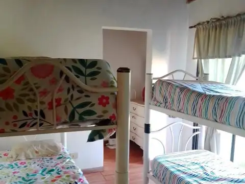 Casa 4 ambientes con 1 baño