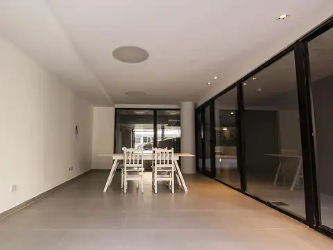 Monoambiente en venta al frente. Amplio y moderno en Villa Urquiza