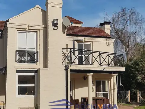 Casa 5 ambientes con 2 baños