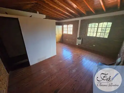 Casa en Alquiler con 1 cochera