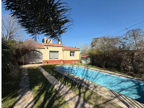 CASA-QUINTA CON 2 DORMITORIOS Y PILETA!