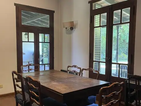 Casa en Venta con 2 cocheras