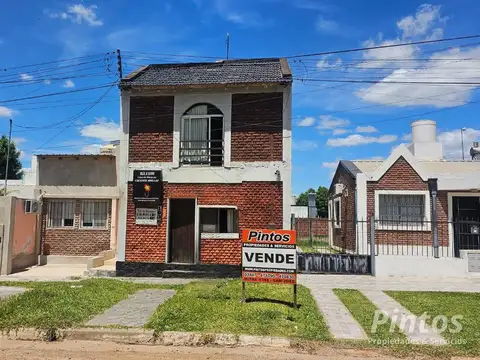 Casa sobre Acceso Dr. Bastián, avenida de ingreso a la ciudad de SAN JOSE.