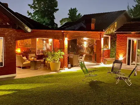 CASA EN VENTA-  AMOBLADA-   Echeverria del Lago CANNING