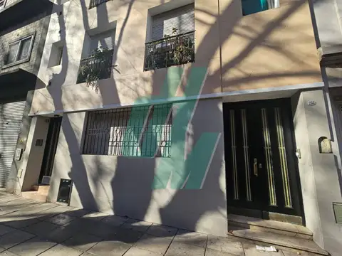 Departamento 4 ambs - PB con patio en Flores