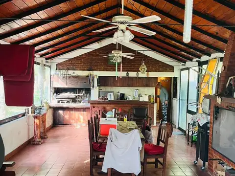 Chacra en Brandsen con casa sobre 2 hectáreas