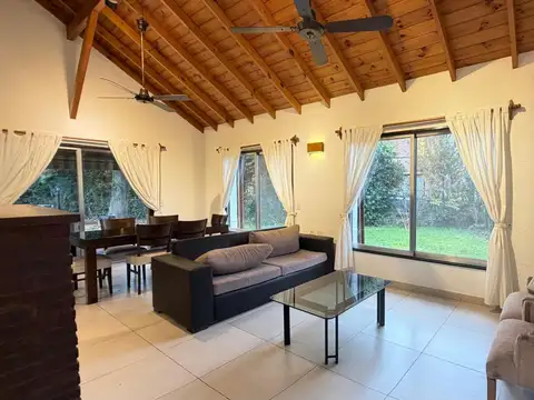Casa en Alquiler de 3 dormitorios