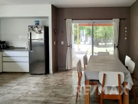 Casa 3 ambientes con 2 baños