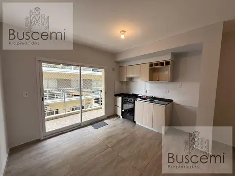Departamento en Alquiler en Villa Ballester, $ 680.000