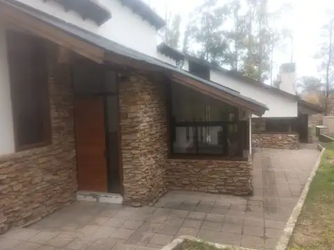 Casa en Alquiler de 3 dormitorios