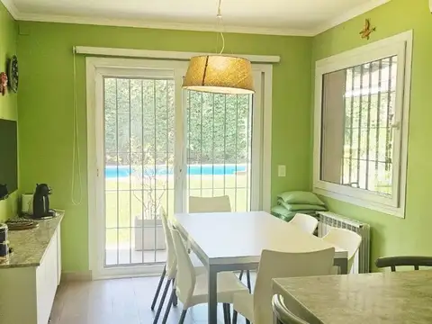 Casa 6 ambientes con 5 baños