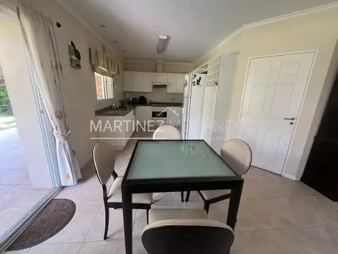 Casa en Alquiler Temporal con 1 cochera