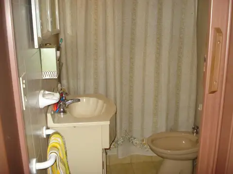 LLAVALLOL 1100, Piso 1