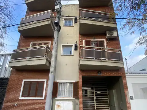 DEPARTAMENTO DE DOS DORMITORIO CON COCHERA