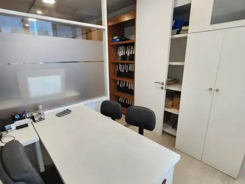 Oficina en  Venta. Totalmente equipada. Z/ Centro