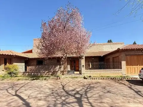 Vendo Casa en Villa Nueva Guaymallén. APTA CREDITO HIPOTECARIO