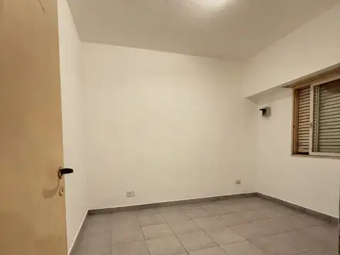 Jujuy 1600, Piso PB