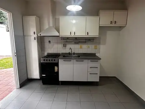 Casa en Alquiler con 1 cochera