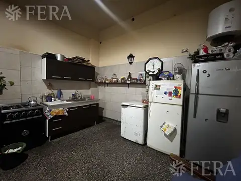 Casa 8 ambientes con 4 baños